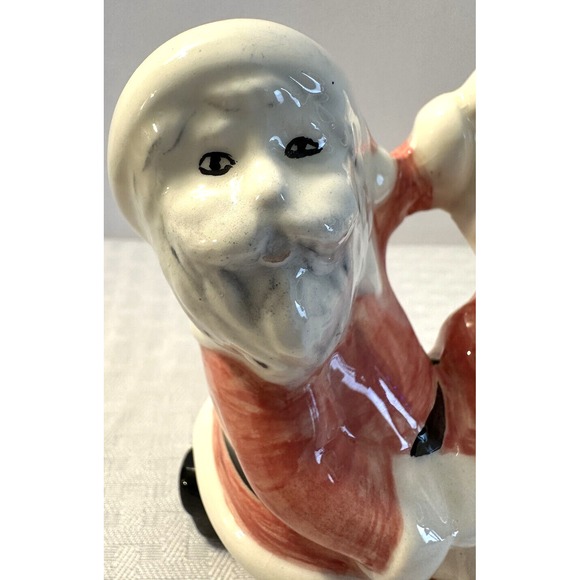 Vintage Santa and Mrs. Claus Ceramic Figurine Dancing together - Picture 2 of 11